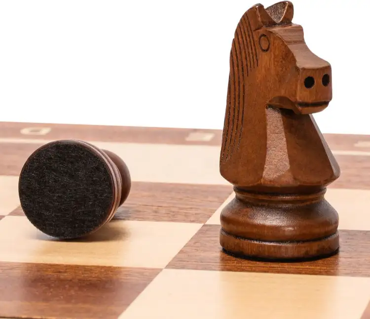 Caballo de ajedrez de madera Staunton