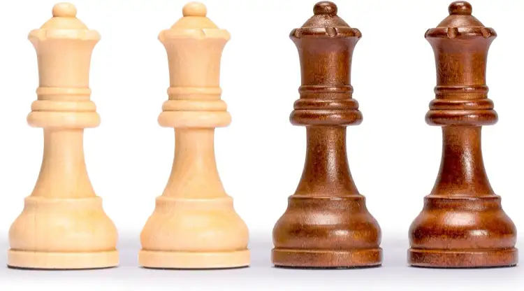 Piezas de ajedrez de madera profesionales